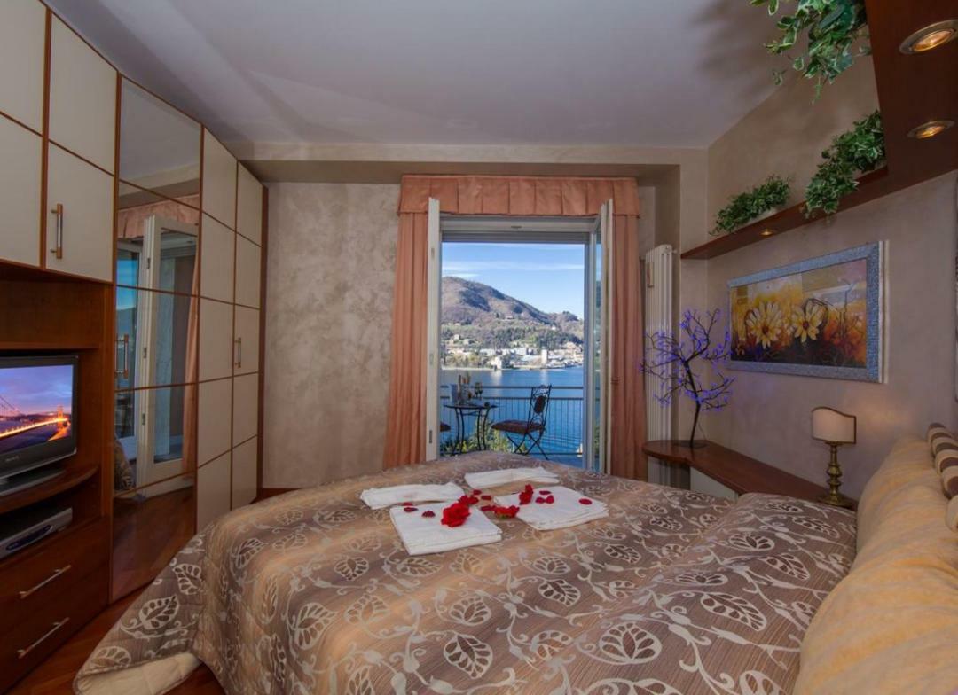 Lo Specchio Sul Lago - The House Of Travelers Como Luaran gambar