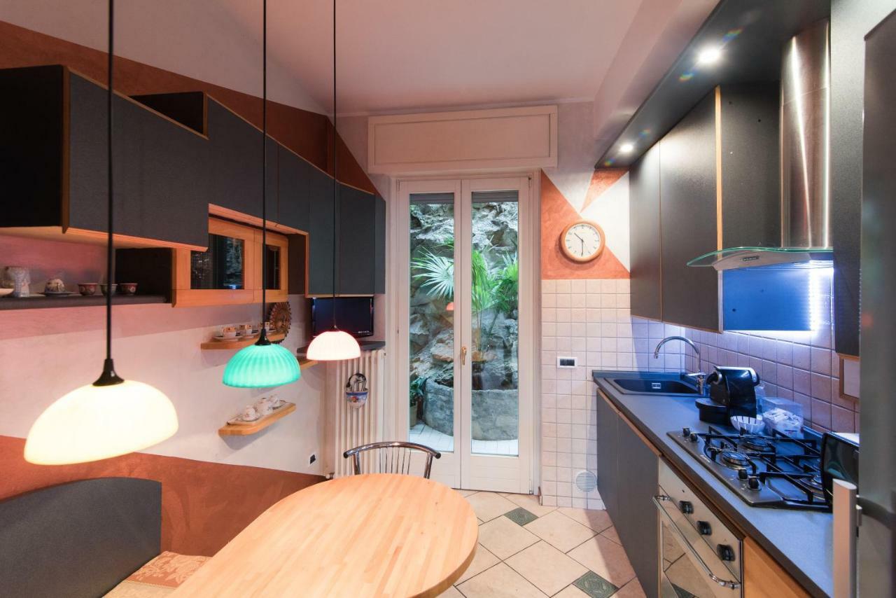 Lo Specchio Sul Lago - The House Of Travelers Como Luaran gambar