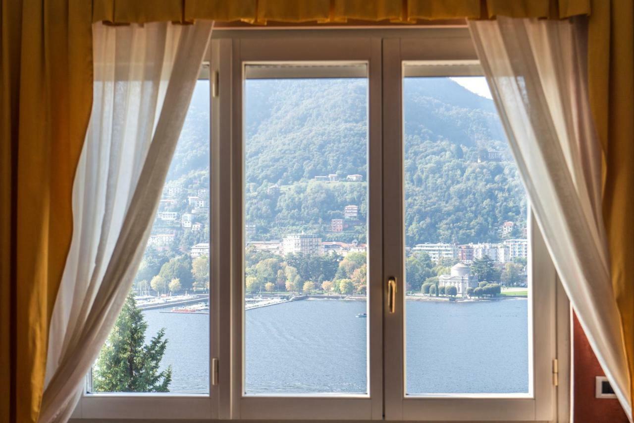 Lo Specchio Sul Lago - The House Of Travelers Como Luaran gambar